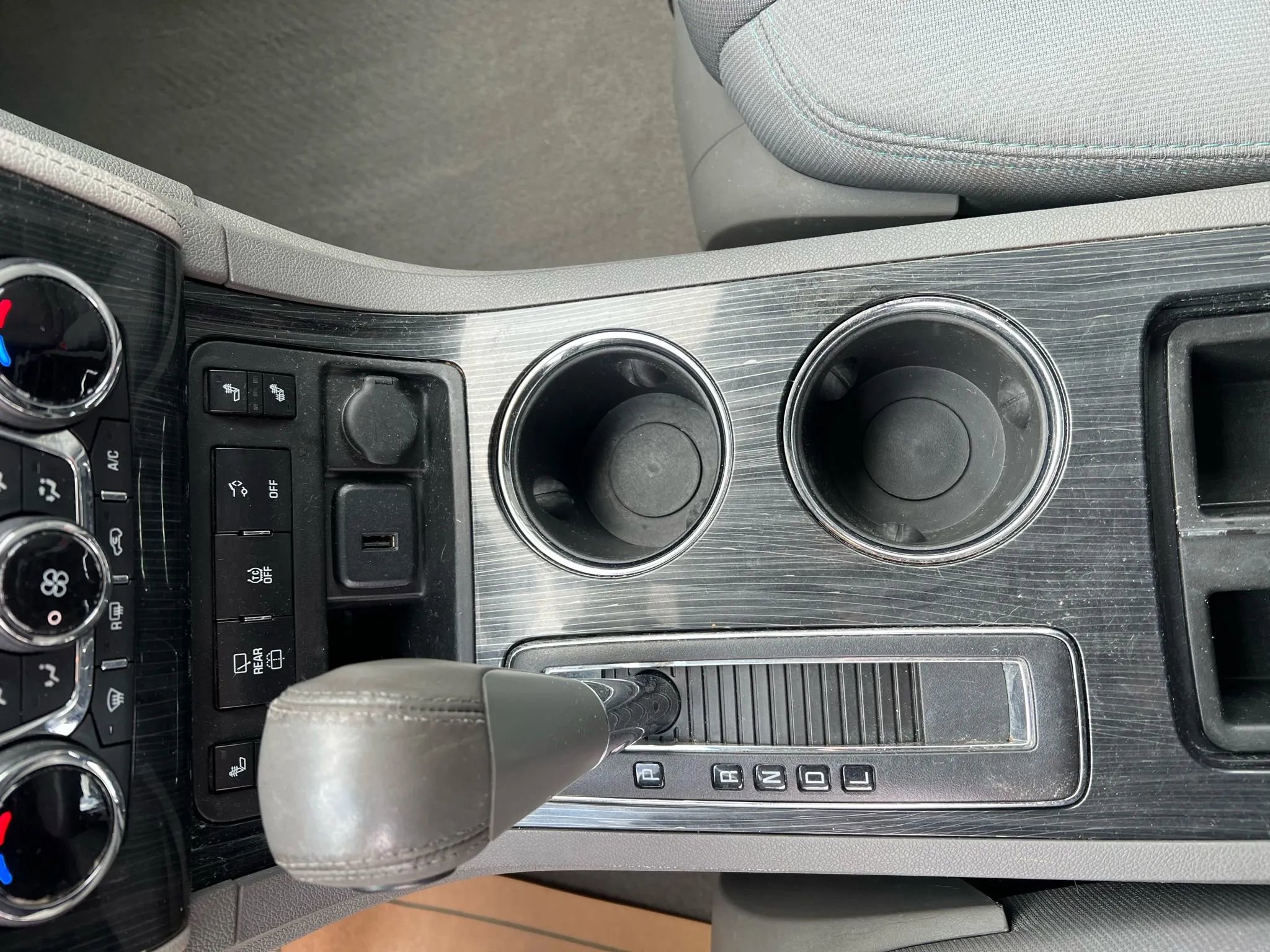 Used 2015 Chevrolet Traverse LT image 24