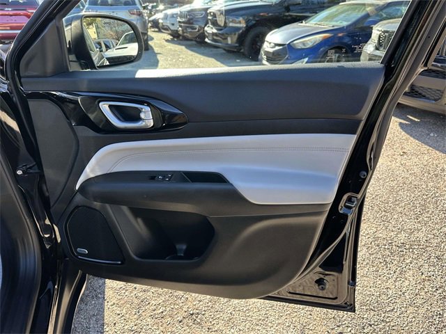 Certified 2023 Jeep Compass Limited w/ Sun and Sound Group image 25