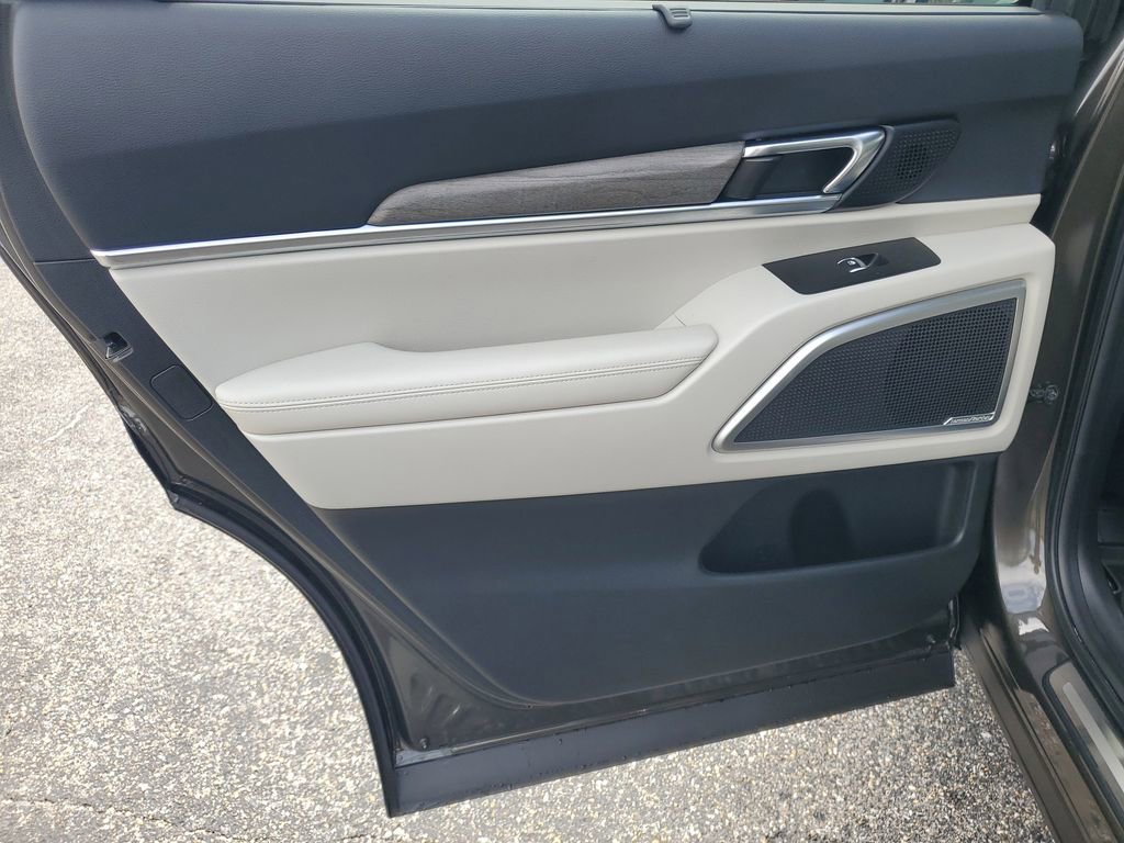 Used 2022 Kia Telluride SX w/ Nightfall Edition Package image 27