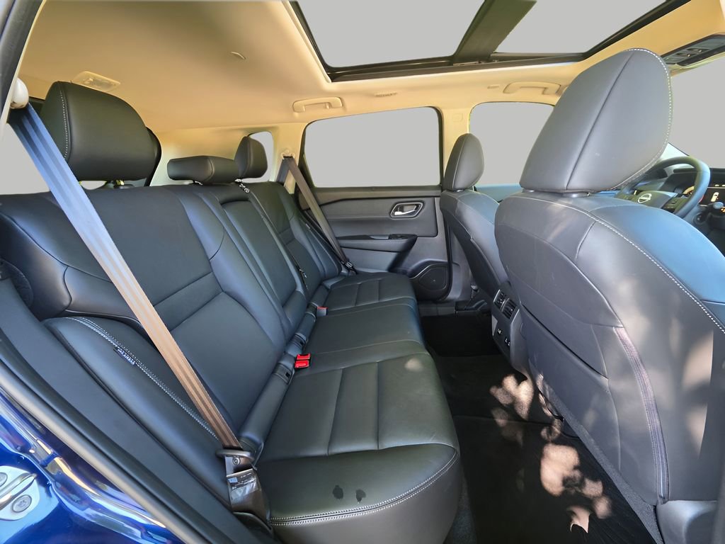 Used 2025 Nissan Rogue SL w/ Tech Package AWD/4WD image 9