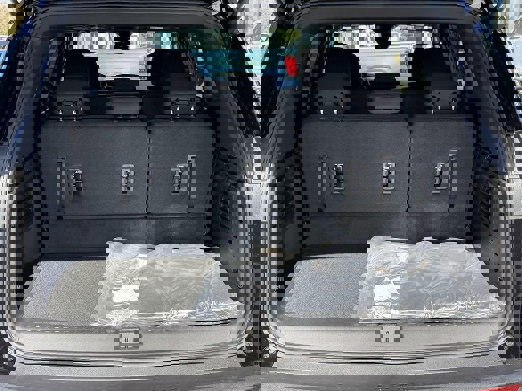 New 2026 GMC Acadia Elevation image 12