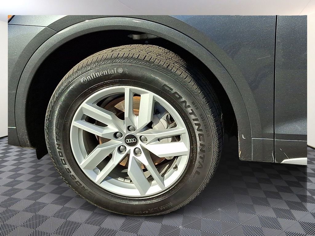 Used 2023 Audi Q5 2.0T Premium w/ Convenience Package image 7
