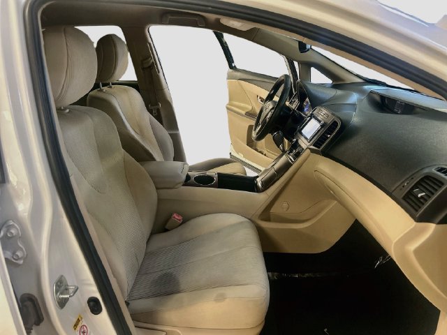 Used 2013 Toyota Venza LE FWD image 25