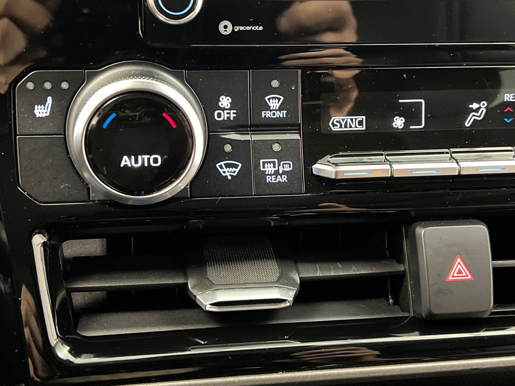 Used 2020 Toyota Highlander XLE image 53