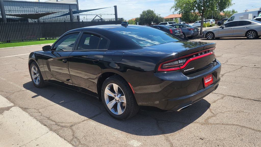 Used 2016 Dodge Charger SXT w/ Navigation & Travel Group RWD image 8