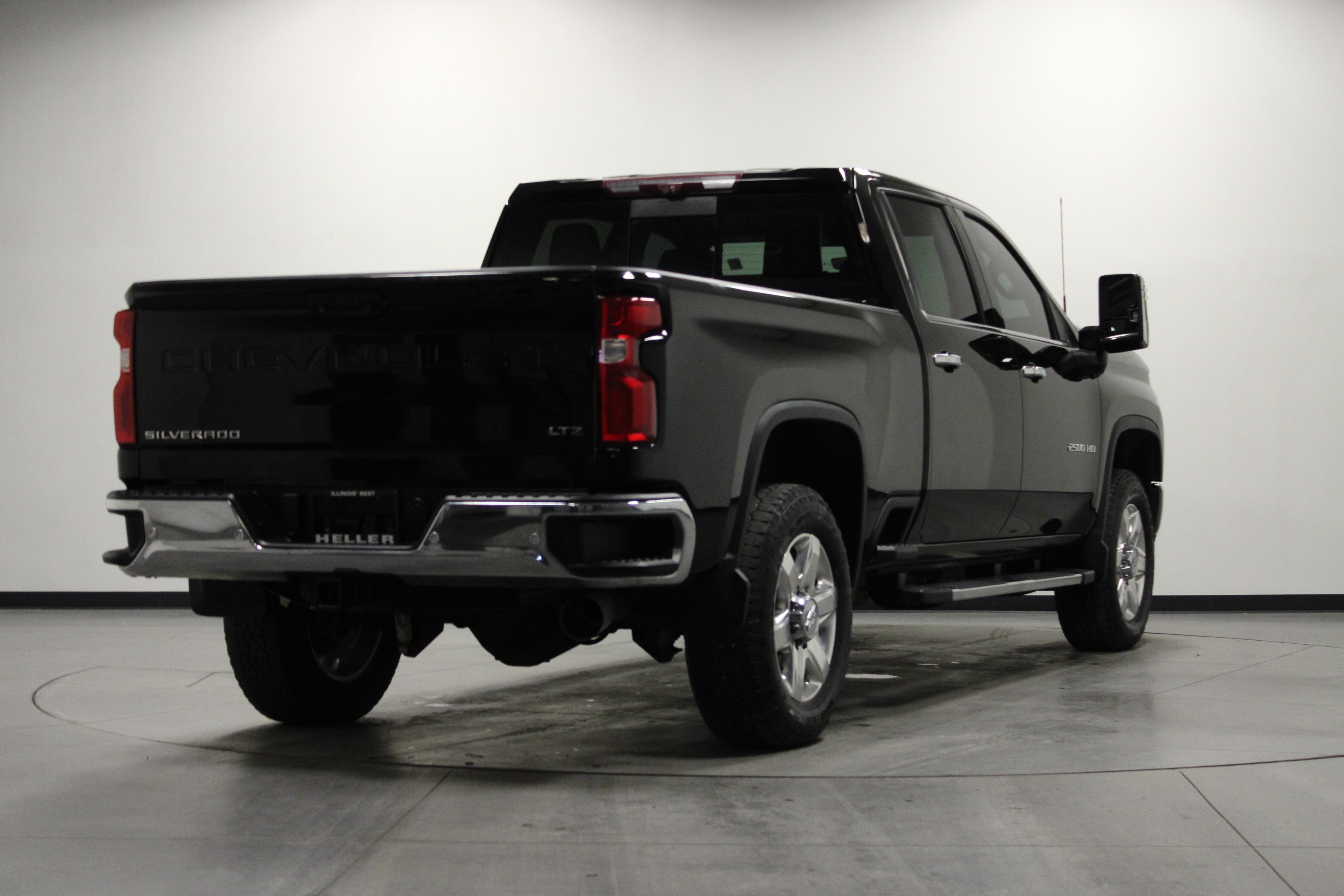 Used 2020 Chevrolet Silverado 2500 LTZ w/ LTZ Premium Package image 4