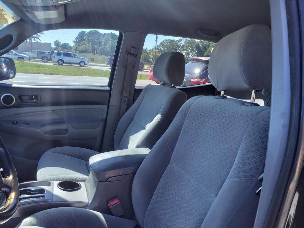 Used 2005 Toyota Tacoma PreRunner image 4