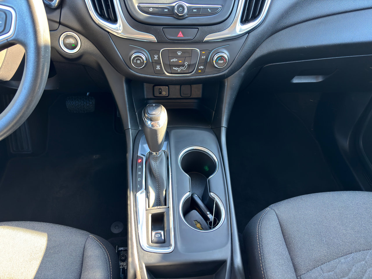 Used 2018 Chevrolet Equinox LT image 17