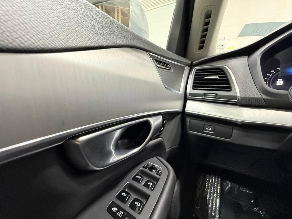 Used 2024 Volvo XC90 B5 Core w/ Protection Package Premier AWD/4WD image 35