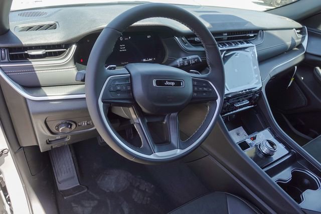 New 2025 Jeep Grand Cherokee L Altitude image 11