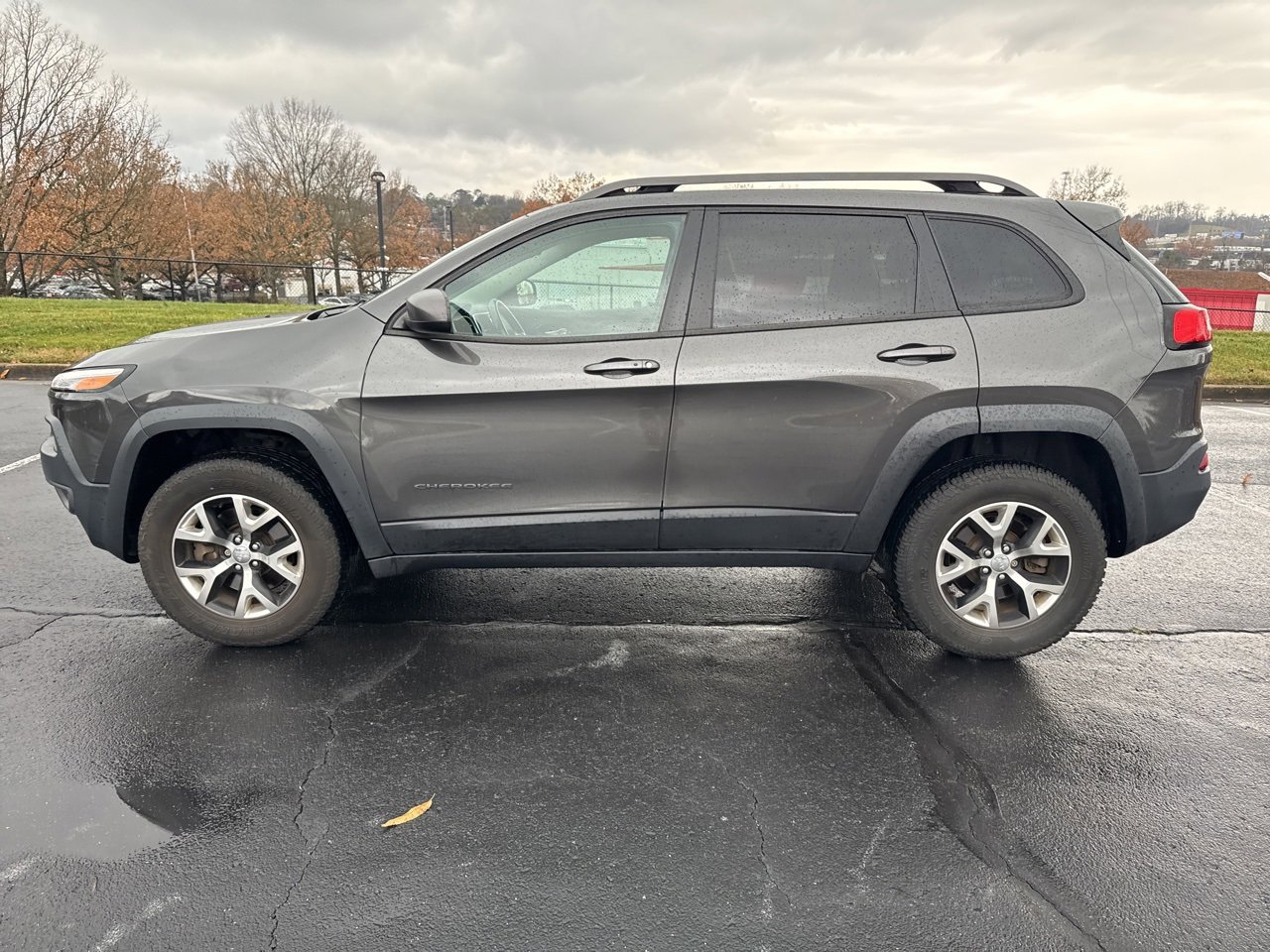 Used 2016 Jeep Cherokee Trailhawk w/ Comfort/Convenience Group image 4