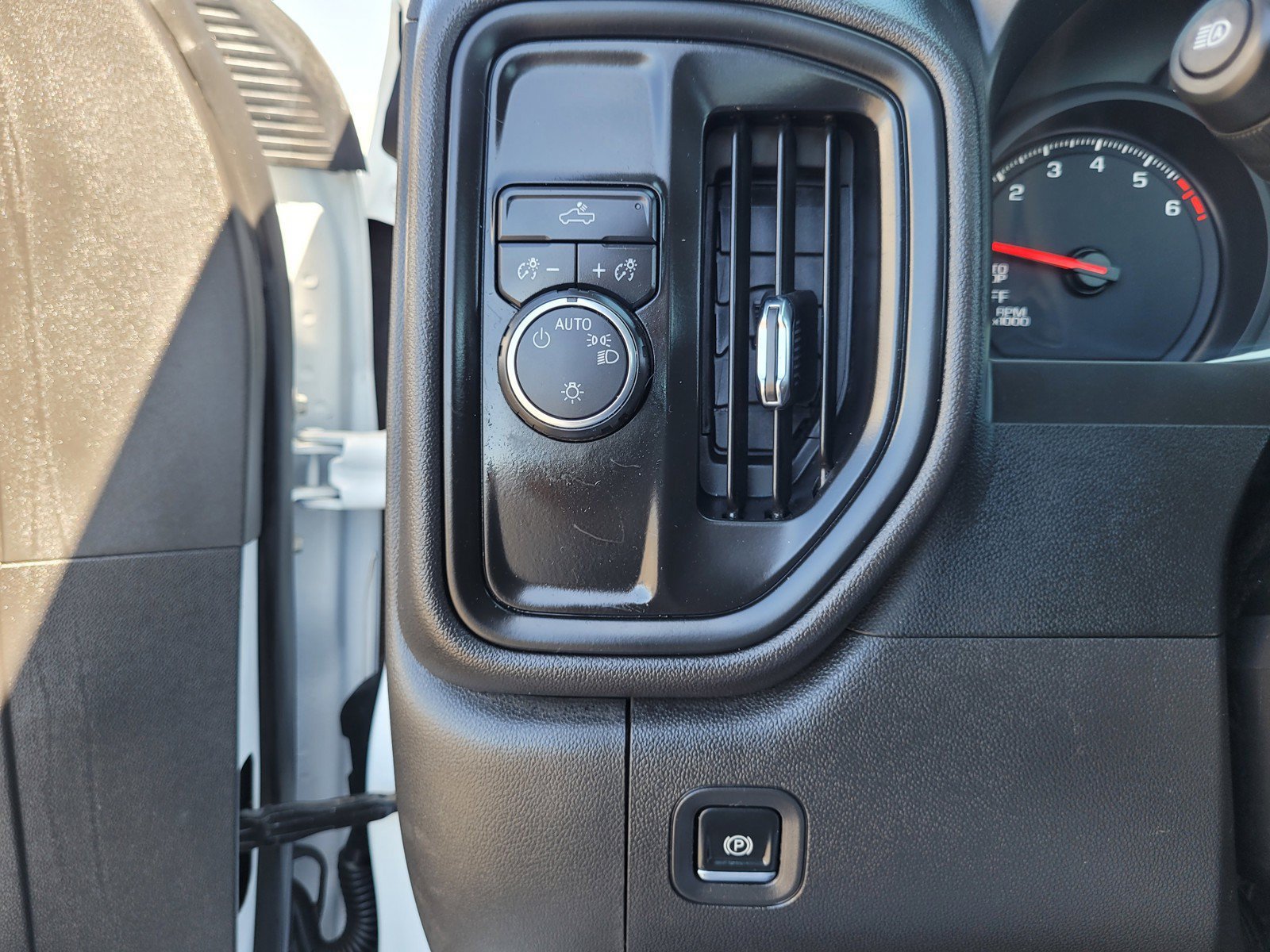 Used 2025 Chevrolet Silverado 1500 W/T RWD image 24