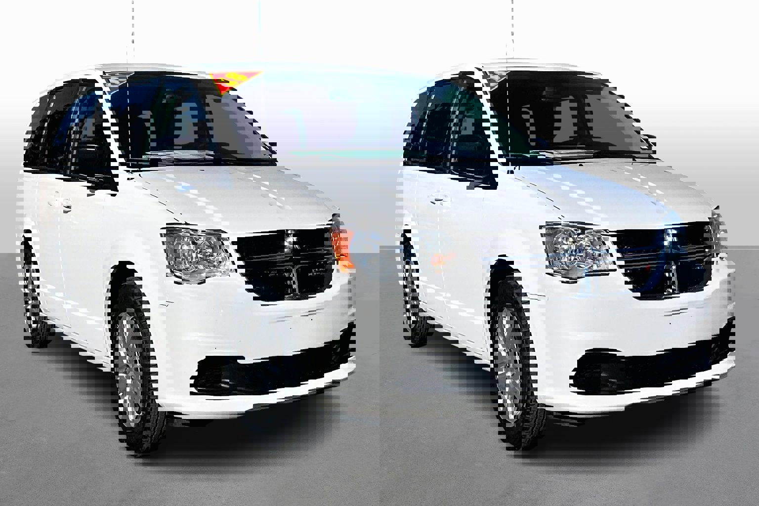 Used 2018 Dodge Grand Caravan SE w/ UConnect Hands-Free Group image 10