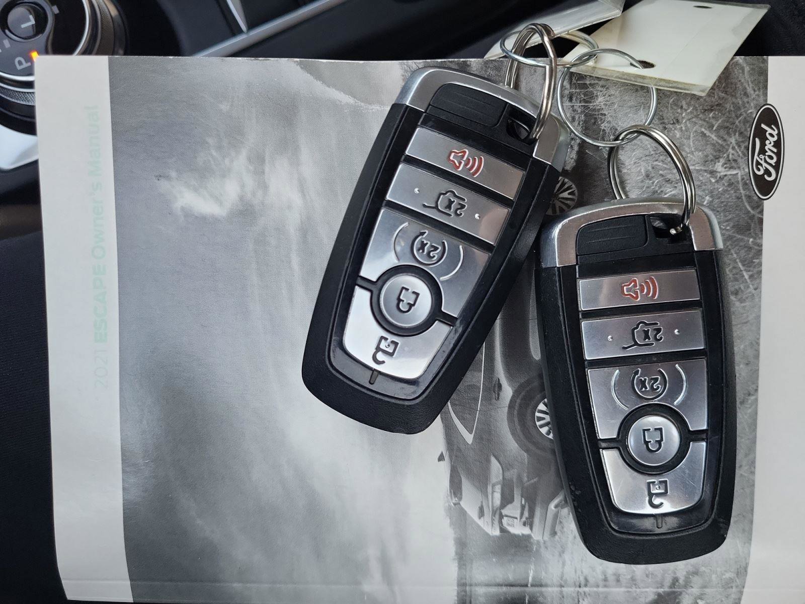 Used 2021 Ford Escape SEL image 32