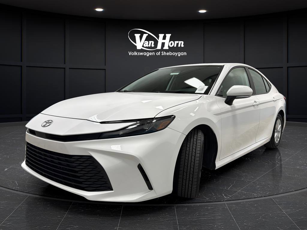 Used 2025 Toyota Camry LE image 7