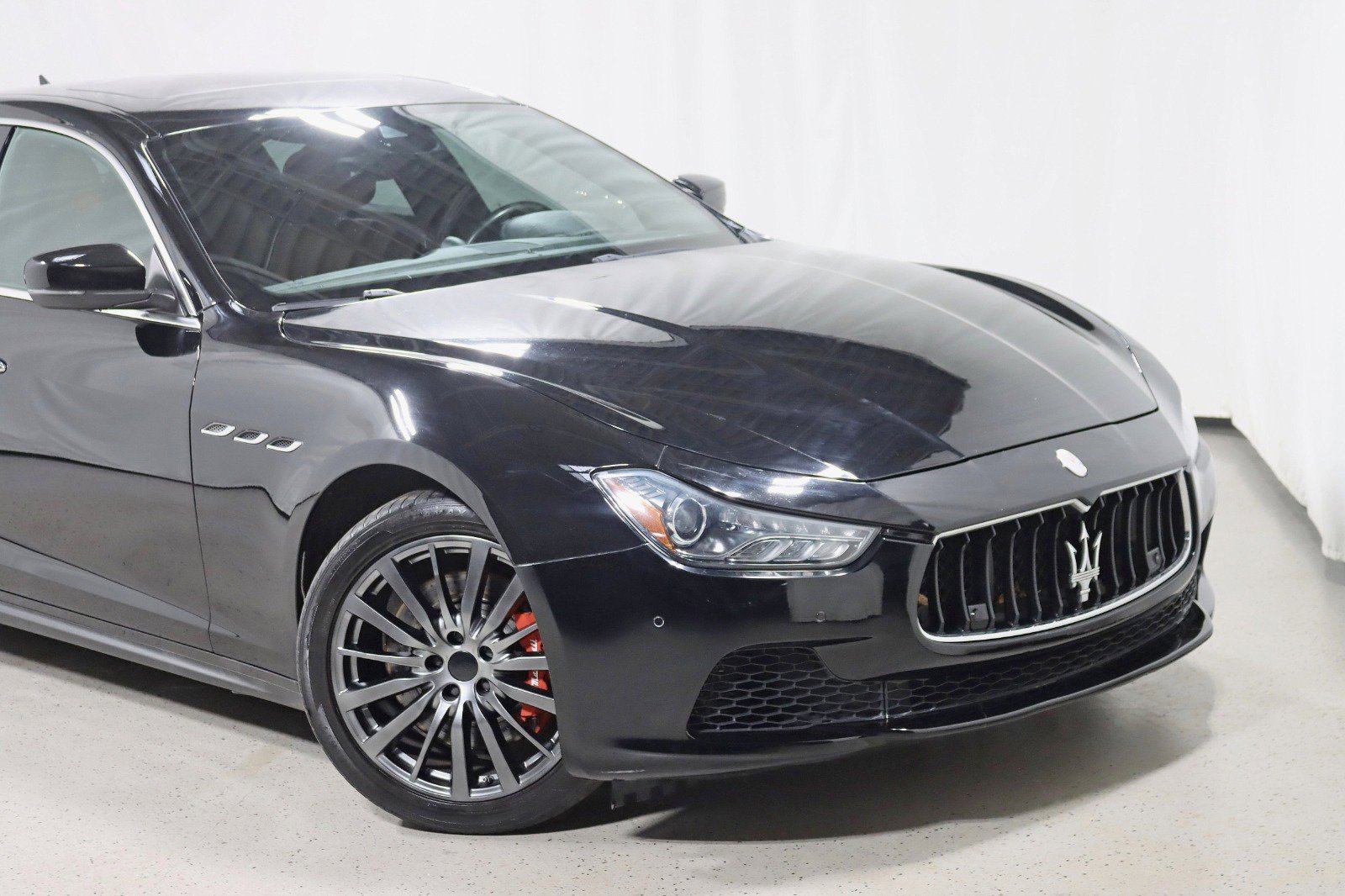 Used 2017 Maserati Ghibli S Q4 AWD/4WD image 2