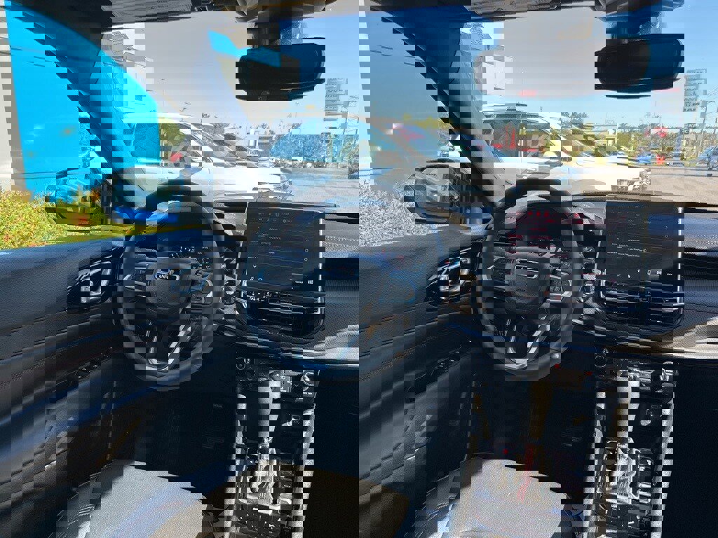 Used 2024 Jeep Compass Trailhawk w/ Trailhawk Convenience Group image 15