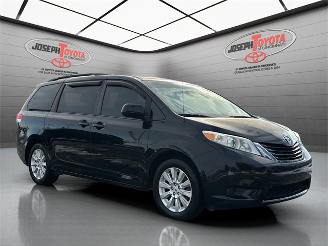 Used 2012 Toyota Sienna LE image 6