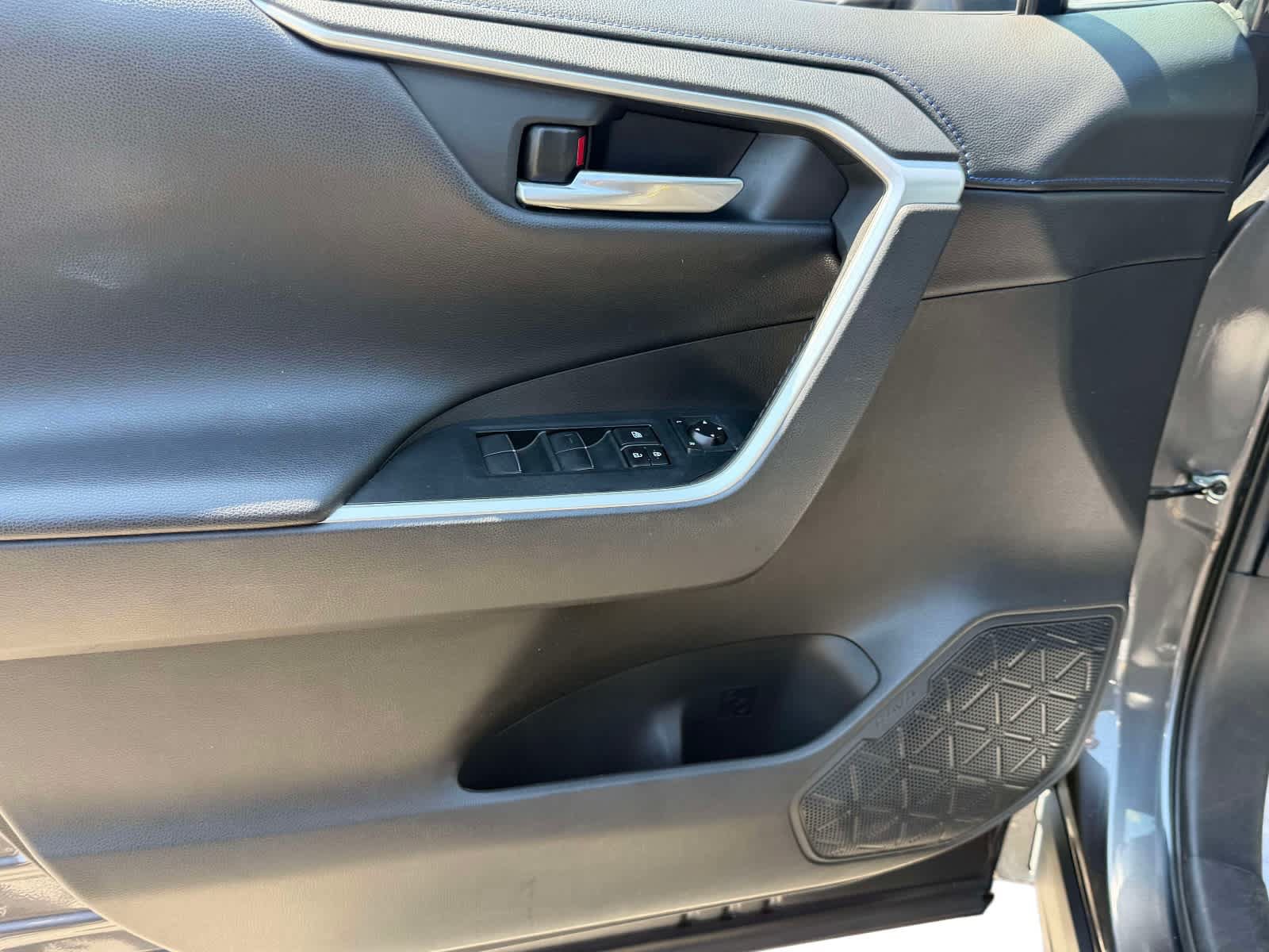 Used 2020 Toyota RAV4 XSE w/ All Weather Liner Package AWD/4WD image 21