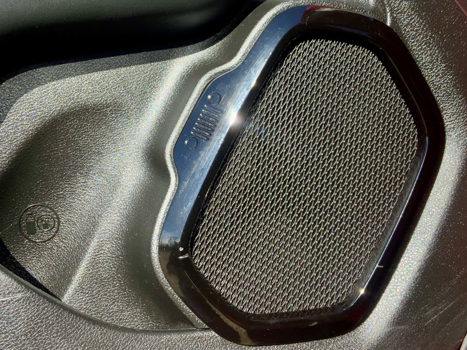 Used 2019 Jeep Renegade Altitude w/ UConnect 8.4 Nav Group image 52