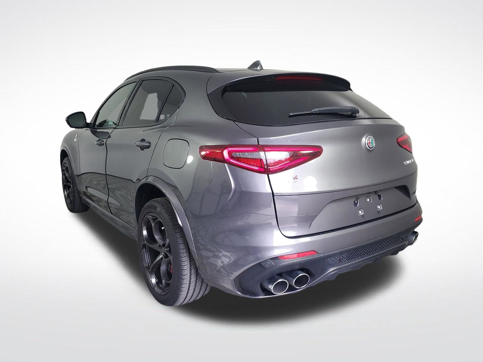 Used 2022 Alfa Romeo Stelvio Quadrifoglio w/ Active Assist Plus Package AWD/4WD image 8