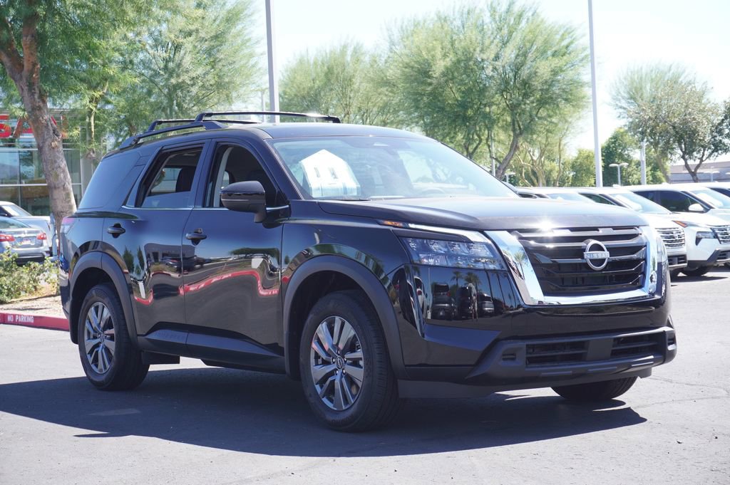 New 2025 Nissan Pathfinder SV image 4