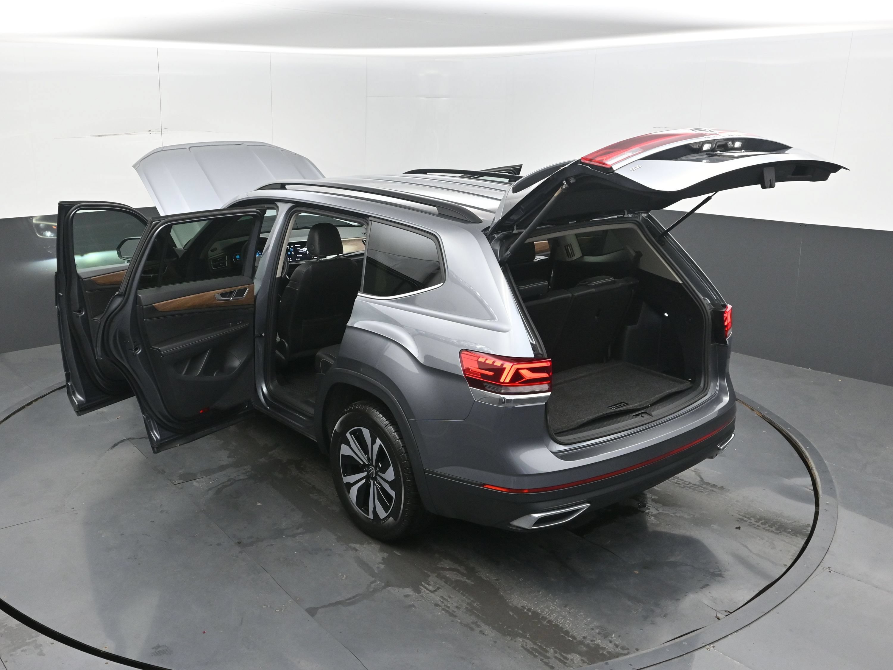 Used 2024 Volkswagen Atlas SE FWD image 59