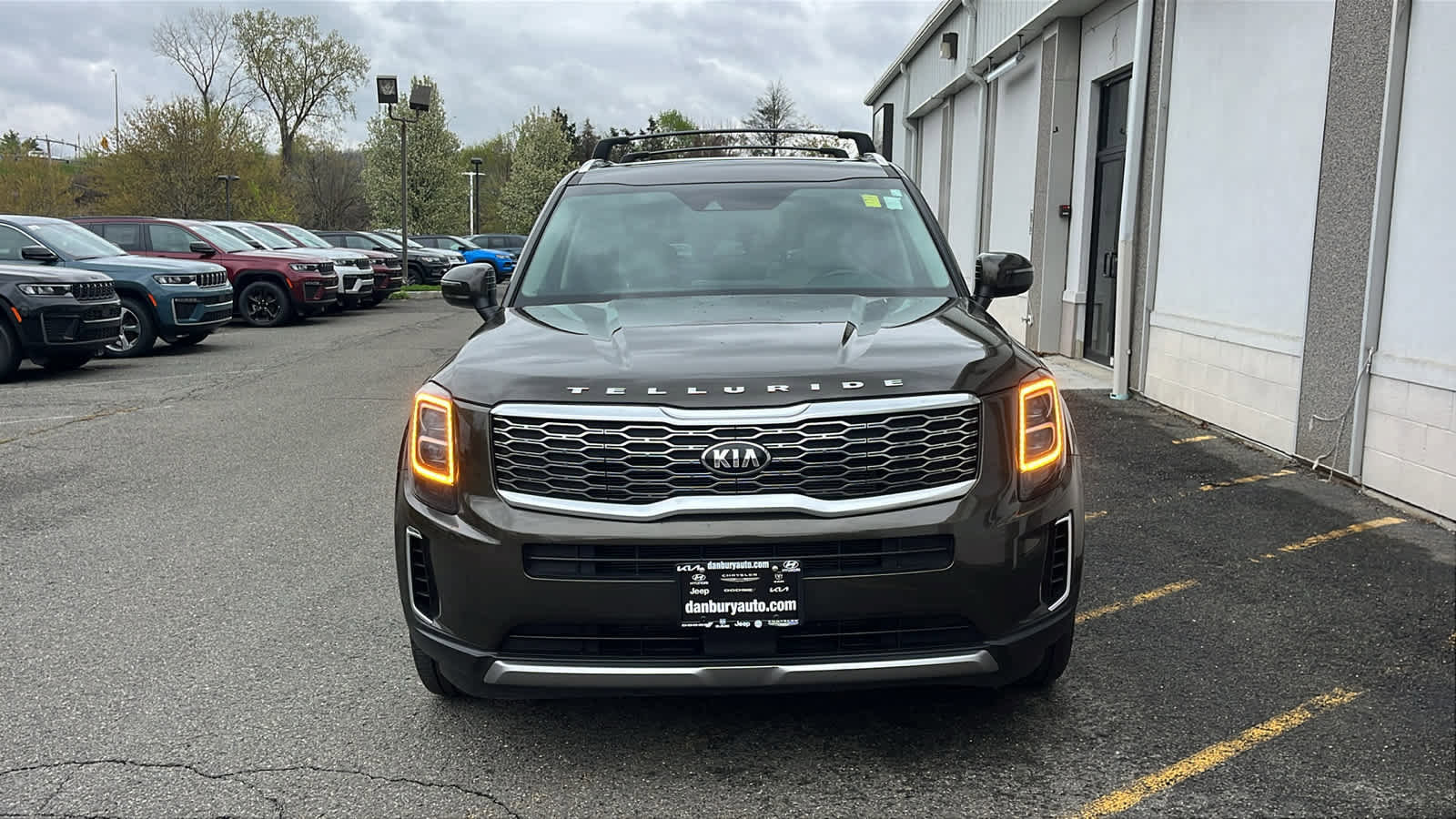 Used 2021 Kia Telluride EX w/ EX Premium Package AWD/4WD image 2