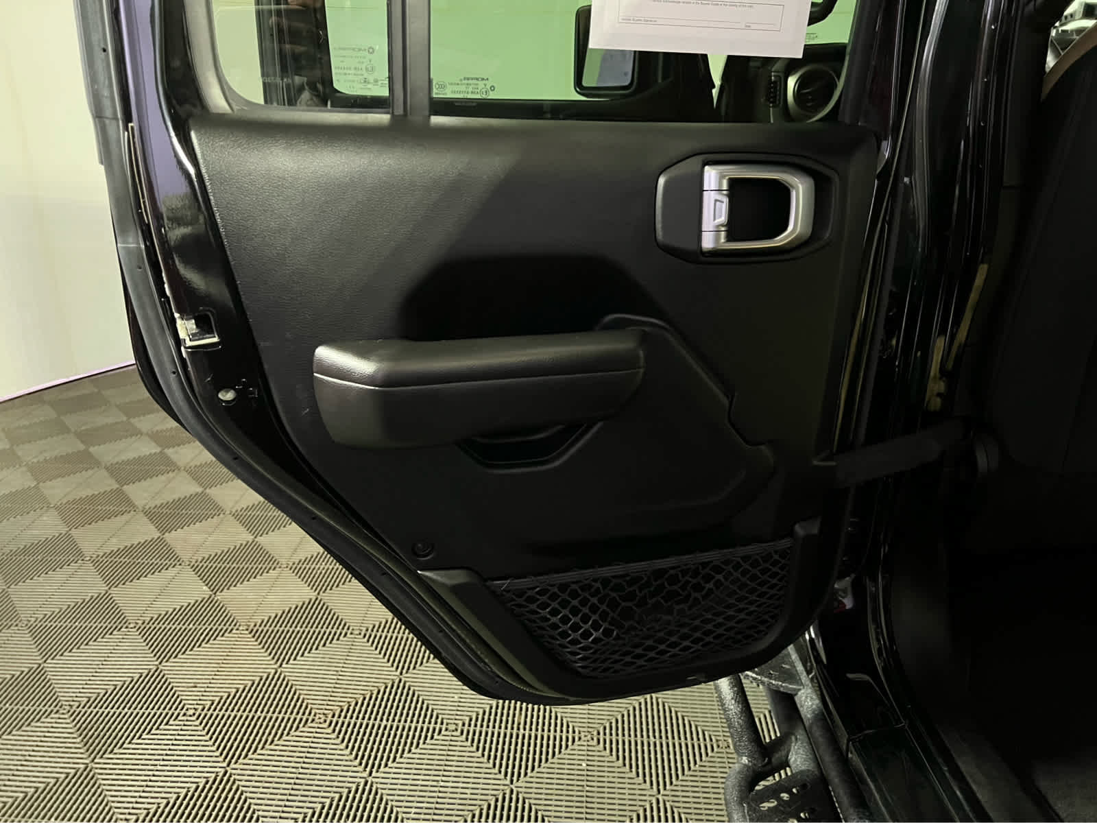 Used 2018 Jeep Wrangler Unlimited Sport S image 23