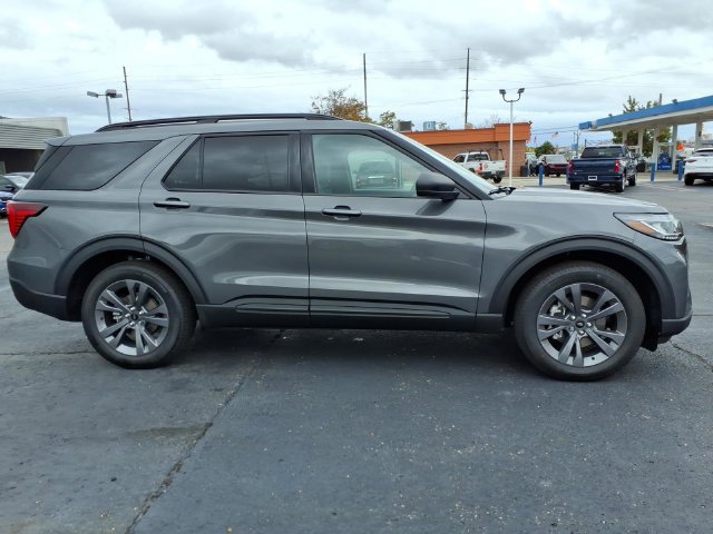 Used 2027 Ford Explorer Active w/ Active Comfort Package AWD/4WD image 9