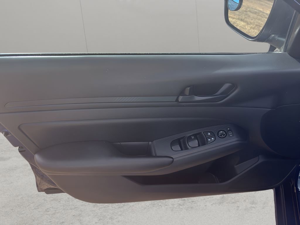 Used 2024 Nissan Altima 2.5 S image 29