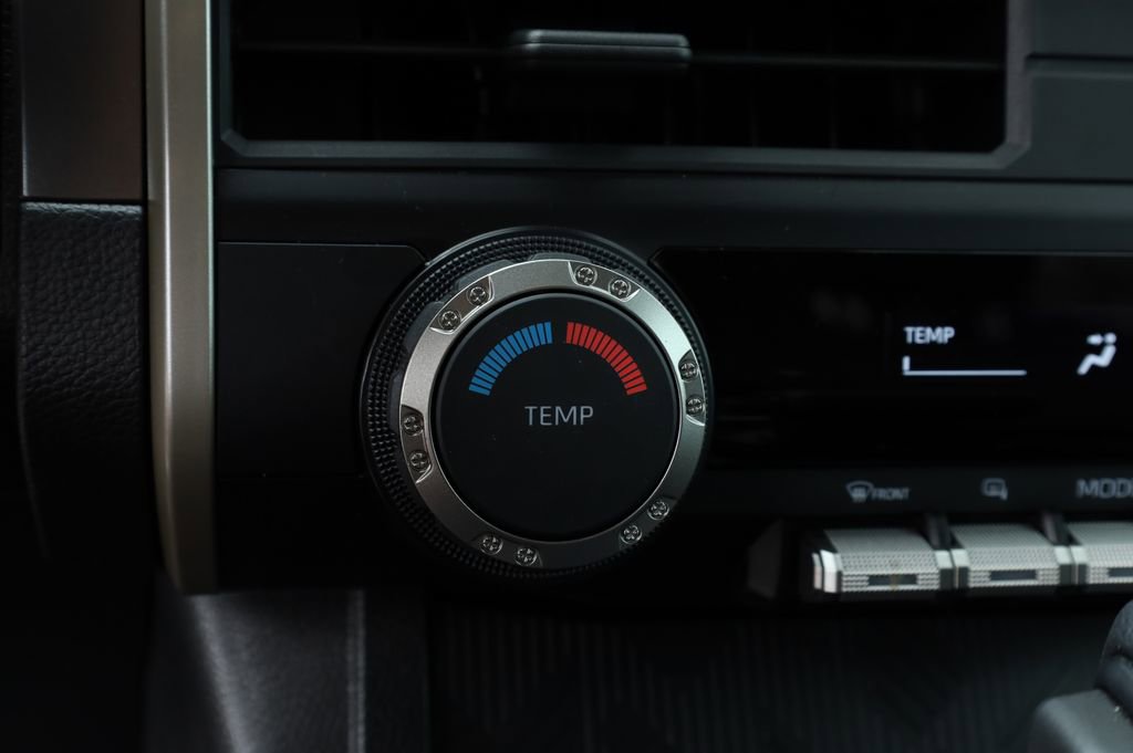 Used 2025 Toyota Tacoma SR5 image 28