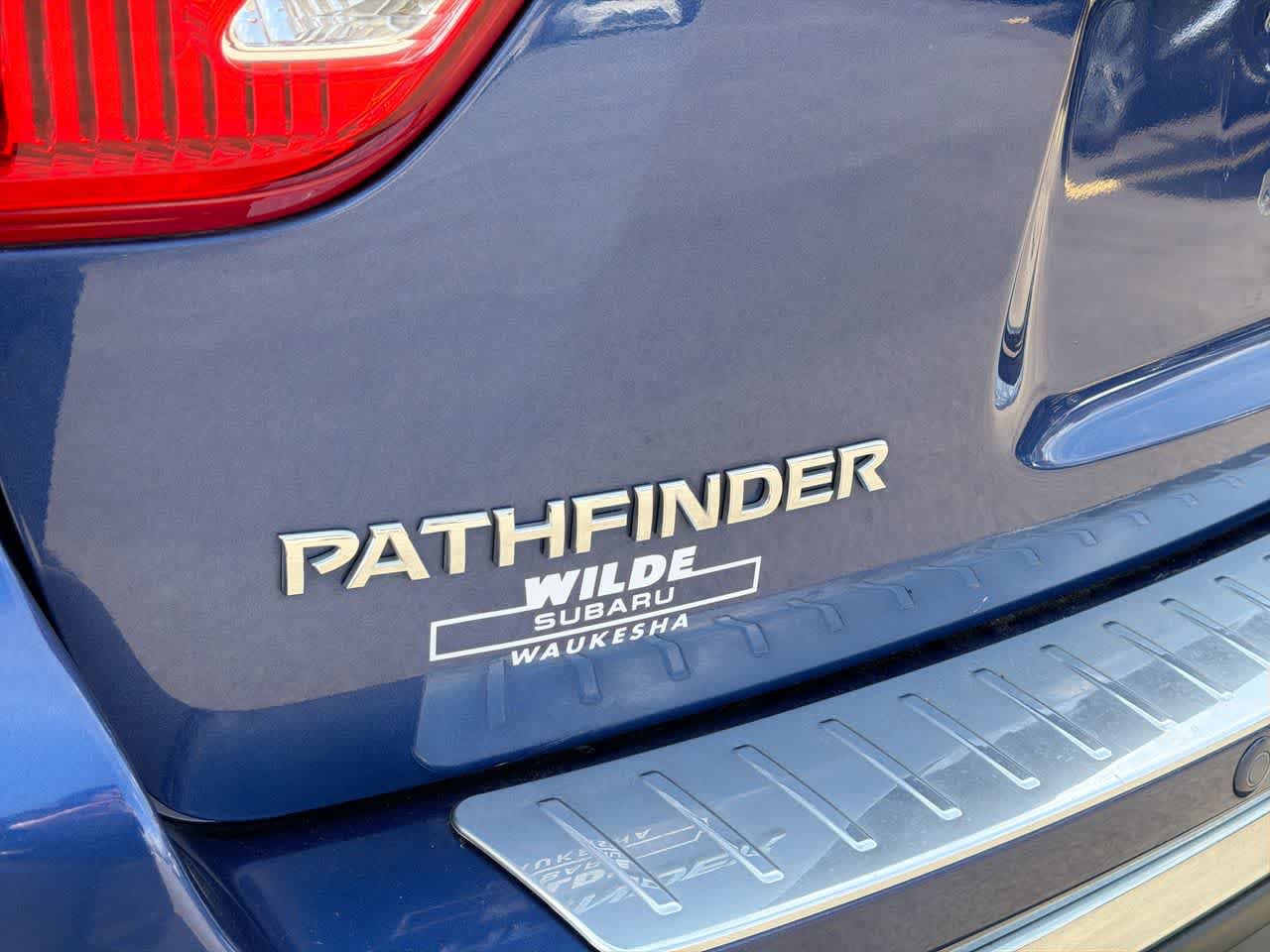 Used 2017 Nissan Pathfinder SV AWD/4WD image 17