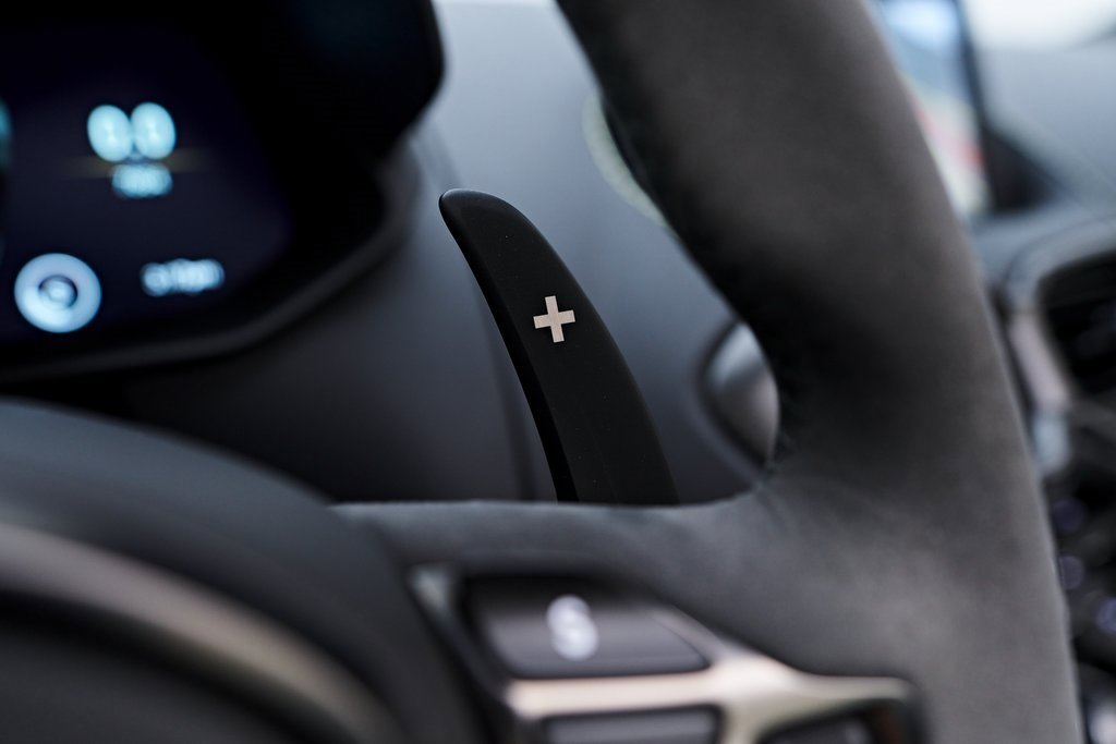 Used 2023 Aston Martin V8 Vantage Roadster image 60