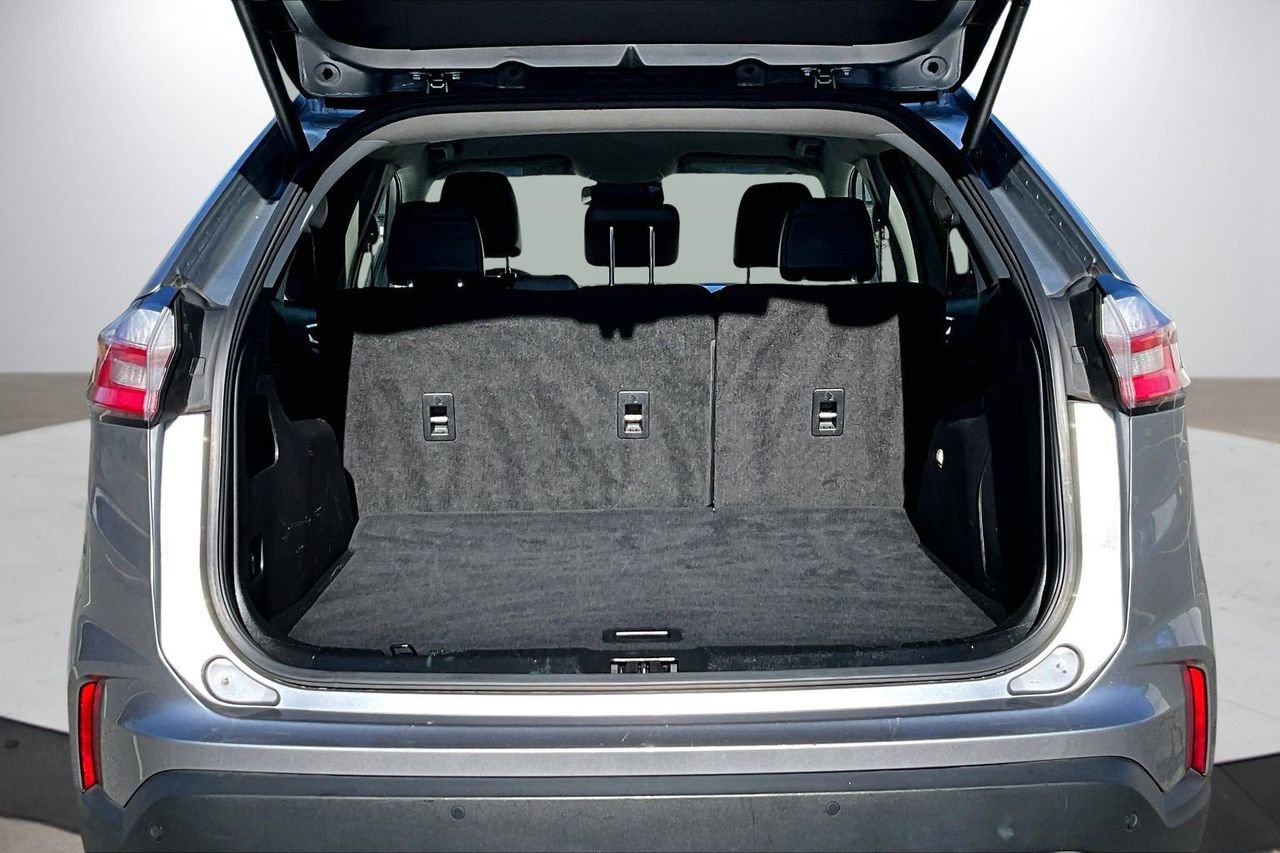 Used 2024 Ford Edge Titanium image 24