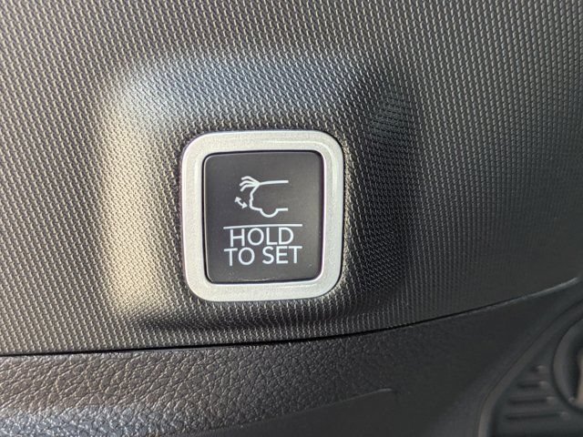 New 2025 Jeep Grand Cherokee Limited w/ Black Appearance Package RWD image 13
