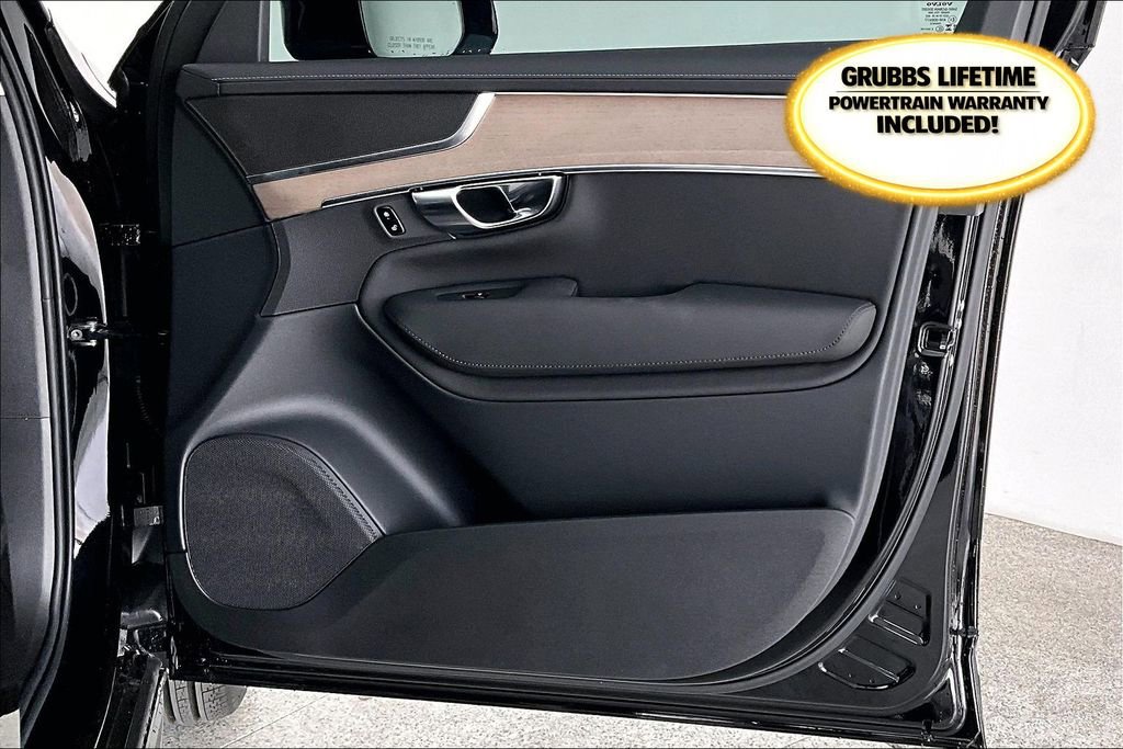 New 2026 Volvo XC90 T8 Core image 20