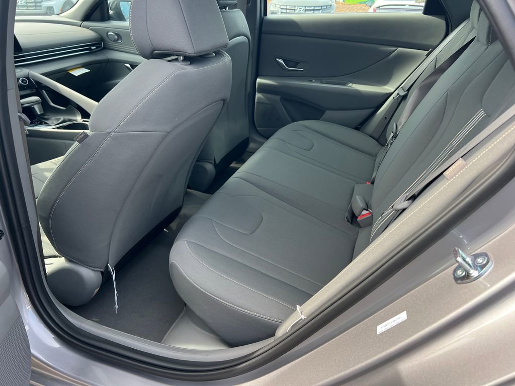 Certified 2025 Hyundai Elantra SEL FWD image 20