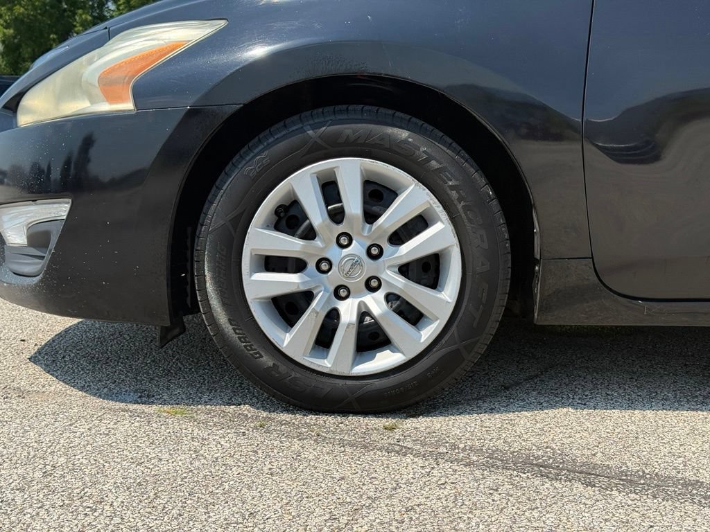 Used 2015 Nissan Altima 2.5 S w/ Power Driver Seat Package FWD image 2