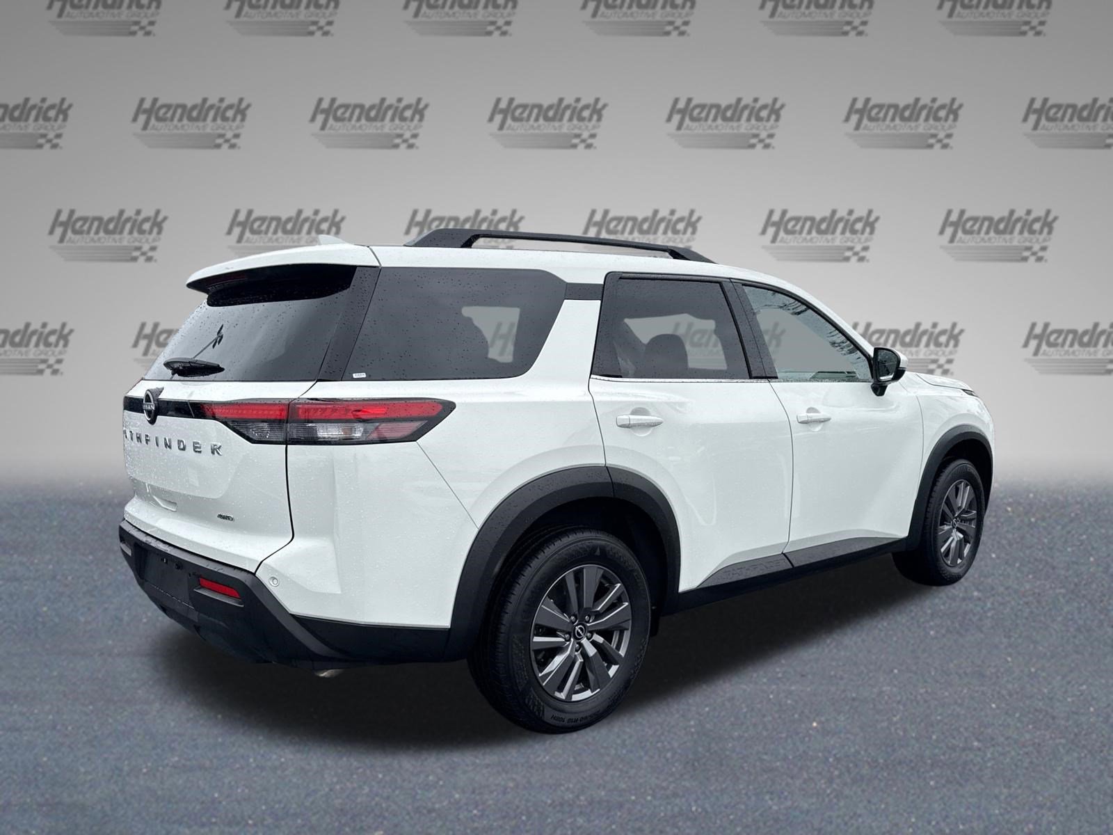 Used 2025 Nissan Pathfinder SV AWD/4WD image 10