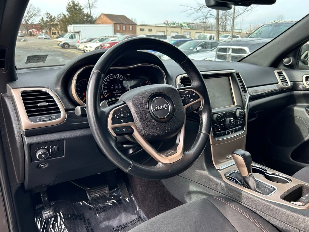 Used 2016 Jeep Grand Cherokee Laredo 75th Anniversary image 9