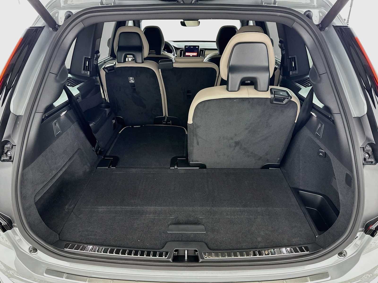 New 2027 Volvo XC90 B6 Plus AWD/4WD image 24