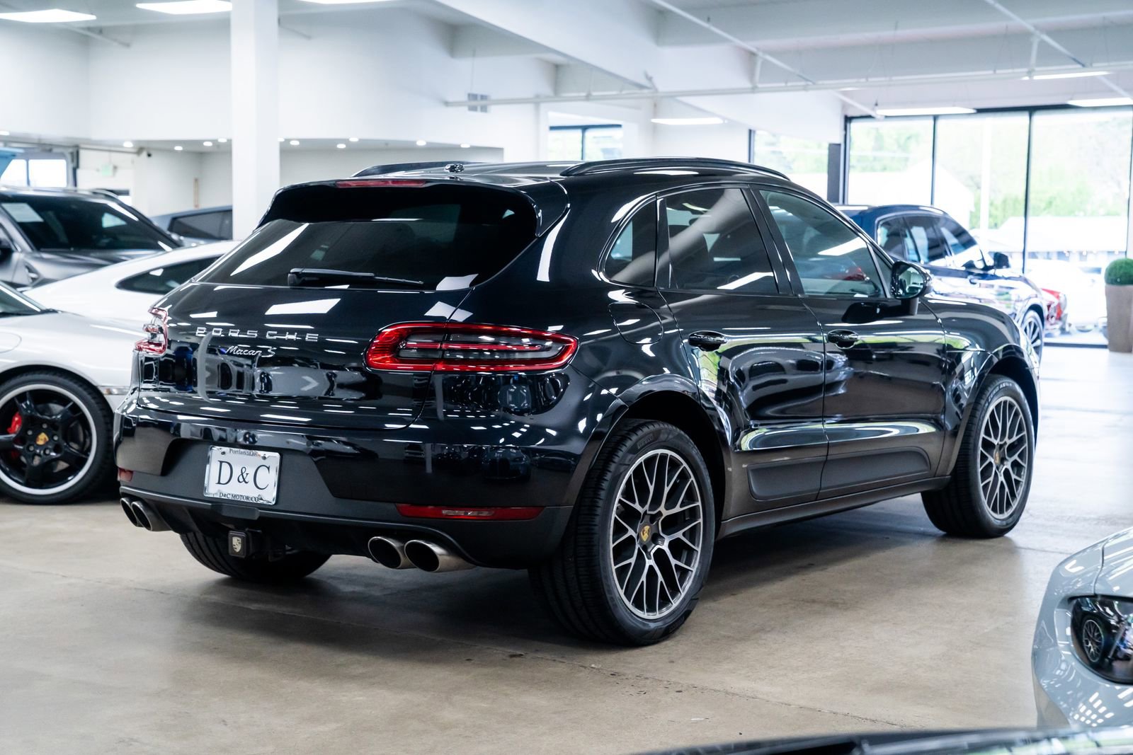 Used 2018 Porsche Macan S AWD/4WD image 6