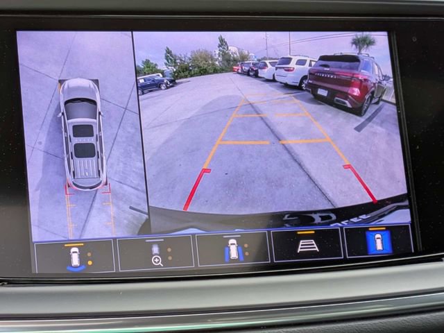 Used 2023 Buick Enclave Avenir image 27