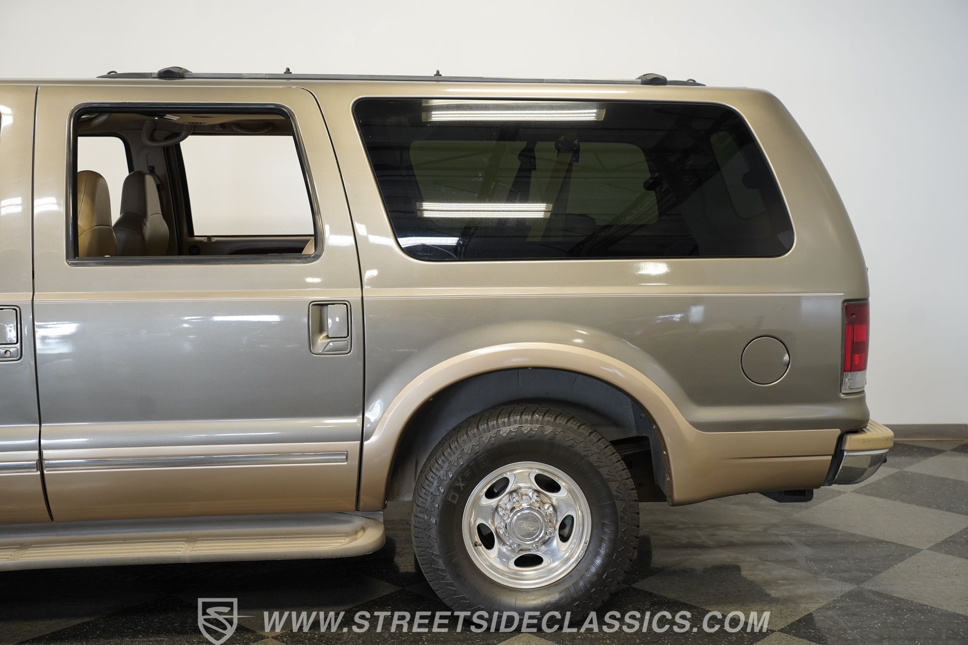 Used 2002 Ford Excursion Limited RWD image 26
