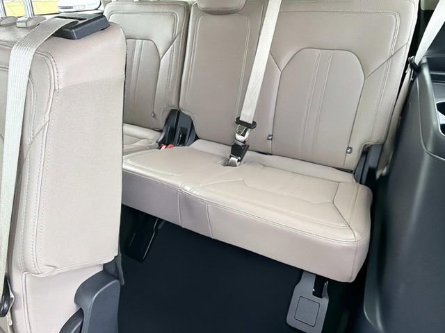 Used 2024 Ford Expedition Limited AWD/4WD image 26