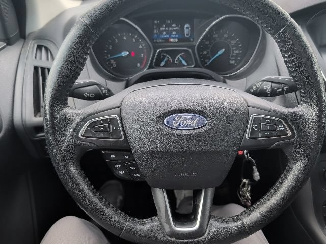 Used 2015 Ford Focus SE w/ Equipment Group 201A FWD image 17