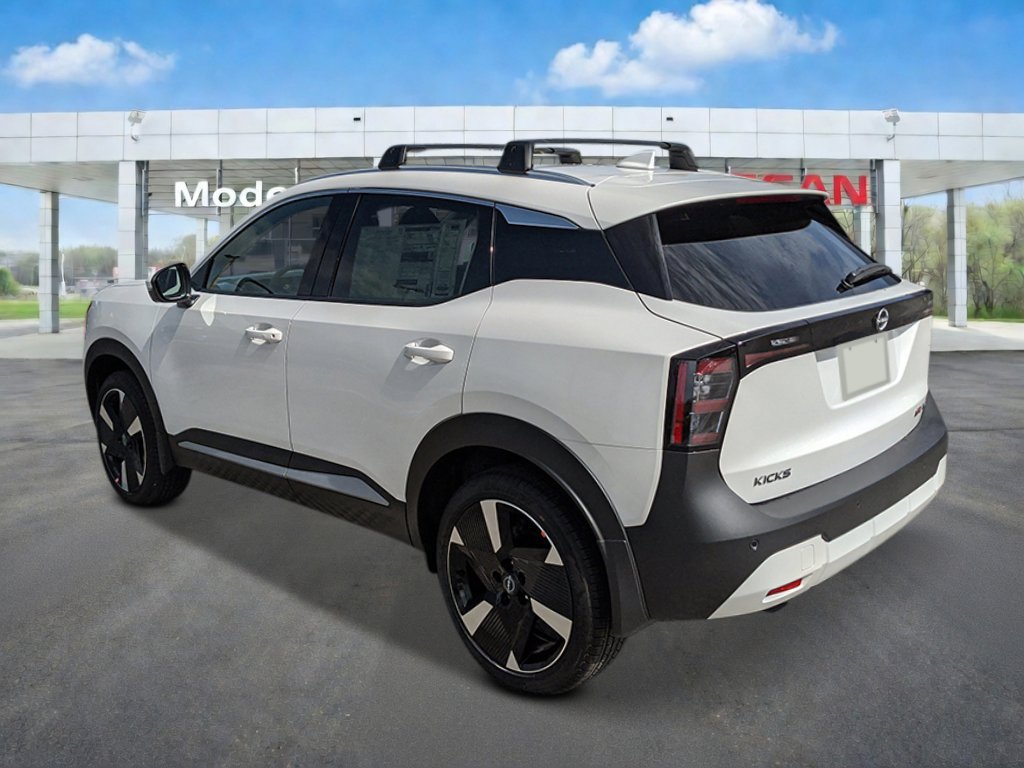 New 2026 Nissan Kicks SR w/ Cold Weather Package image 3