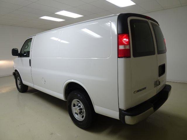 Used 2021 Chevrolet Express 2500 w/ Driver Convenience Package image 4