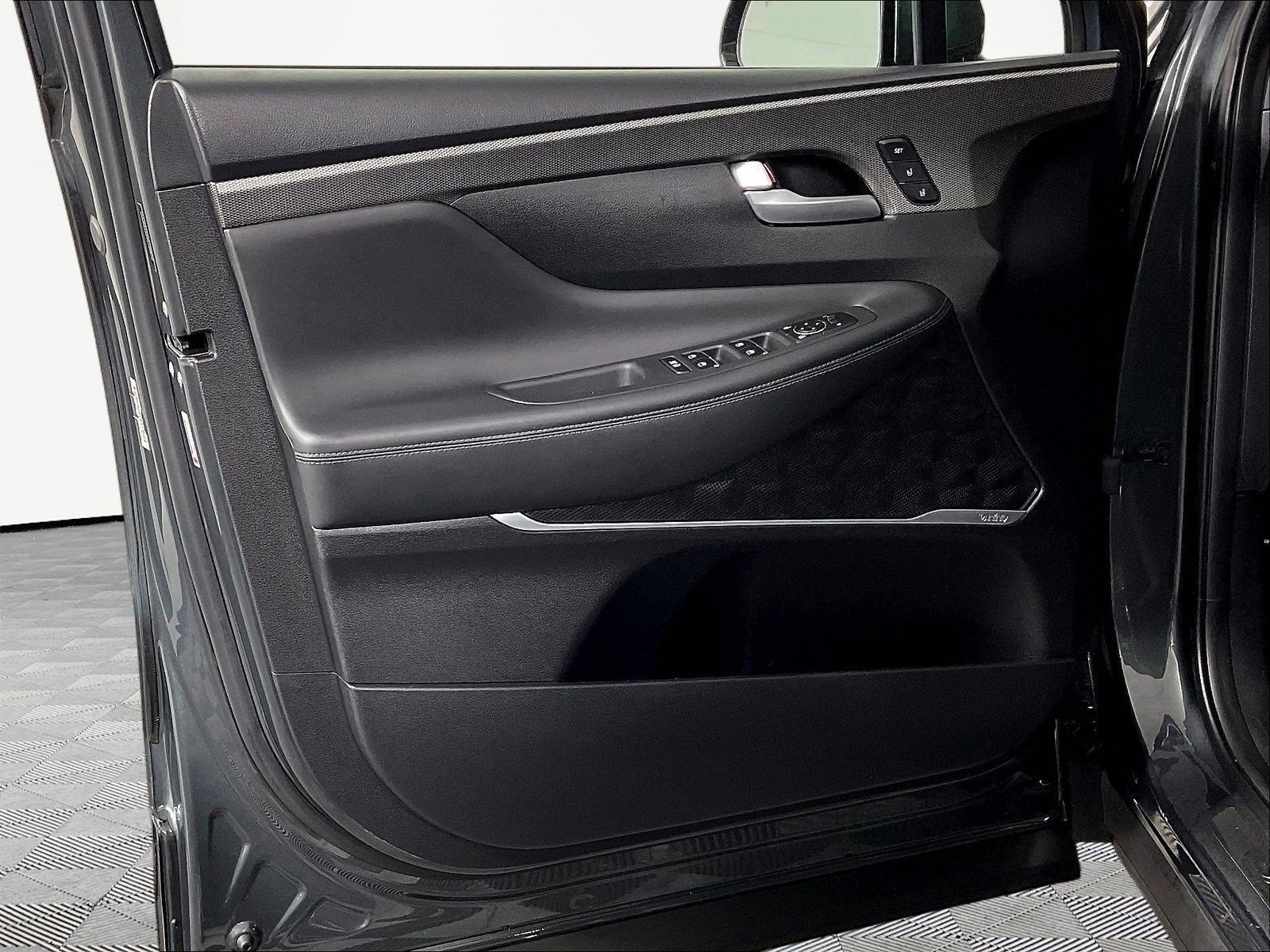 Used 2020 Hyundai Santa Fe Limited FWD image 19